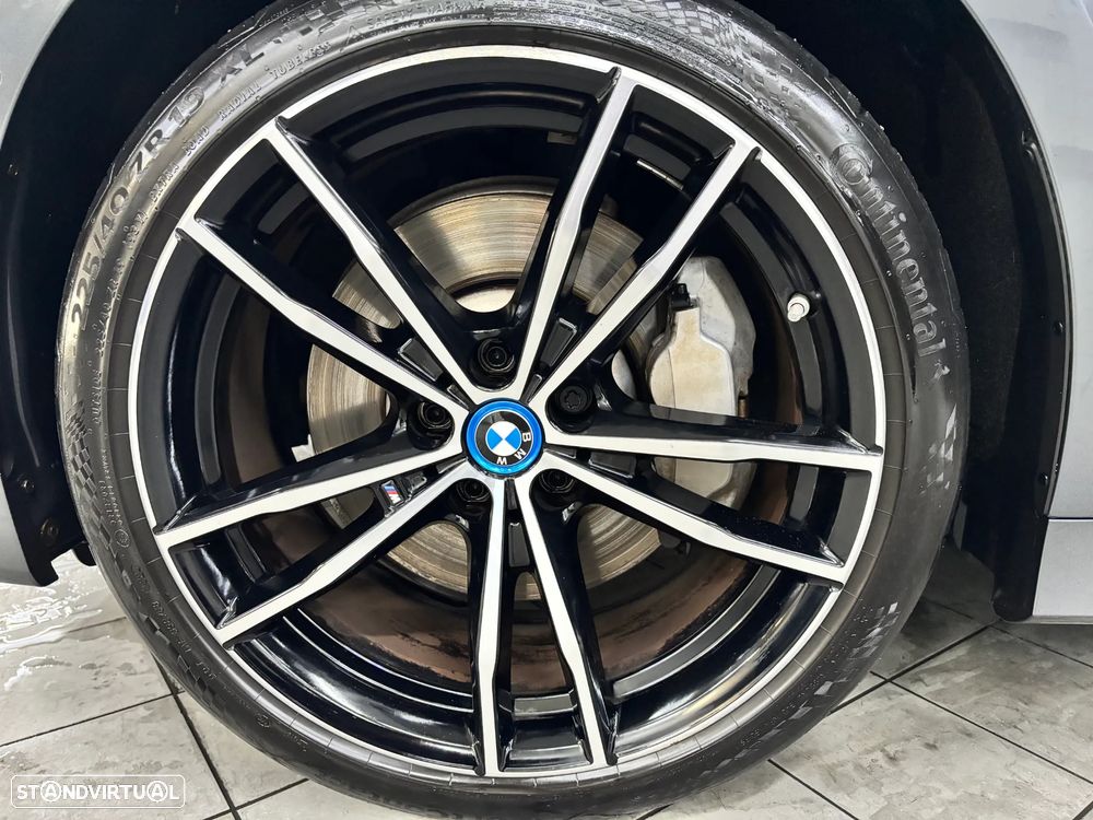 BMW 330 e Pack Desportivo M Auto - 30