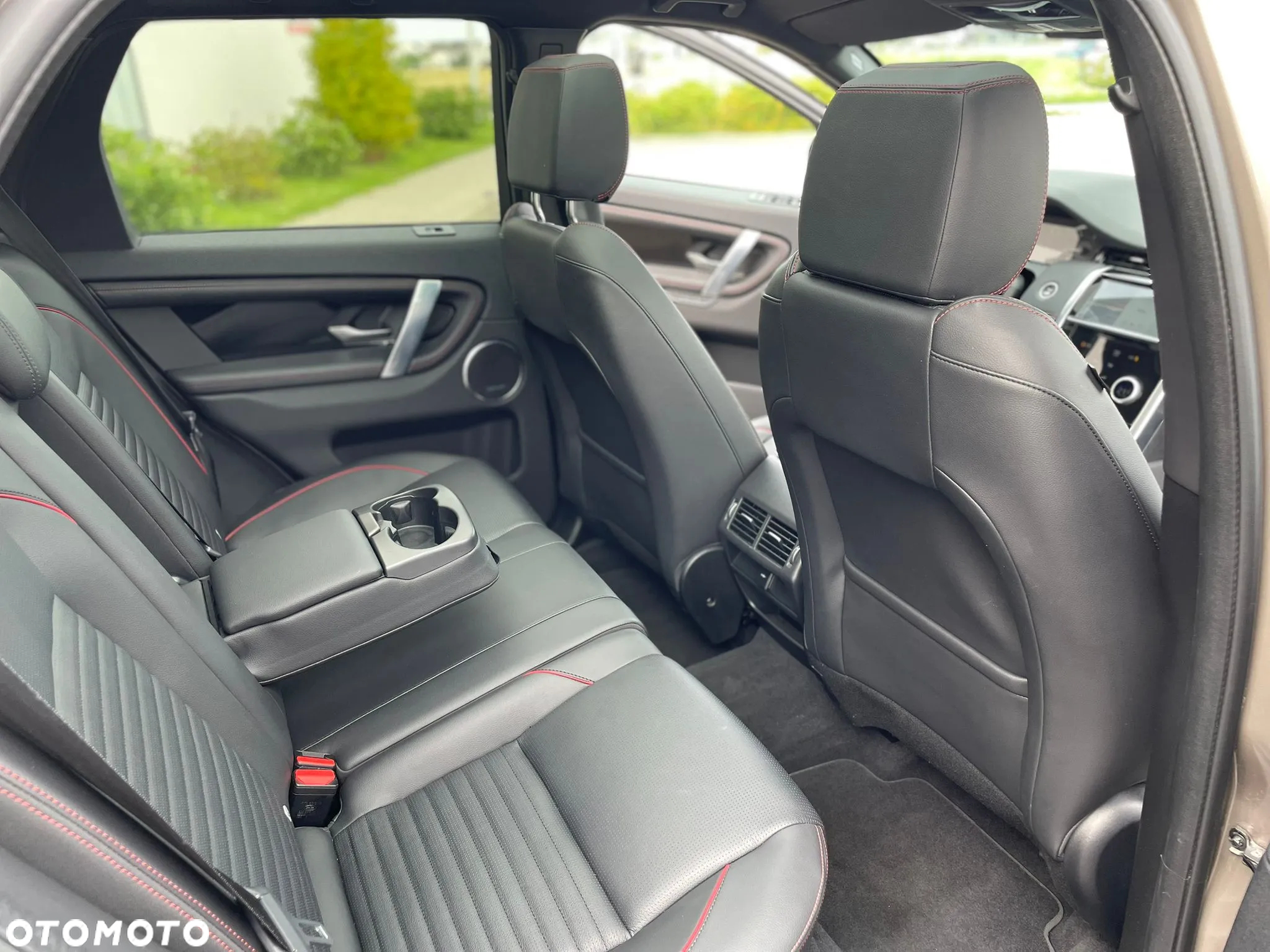 Land Rover Discovery Sport - 24