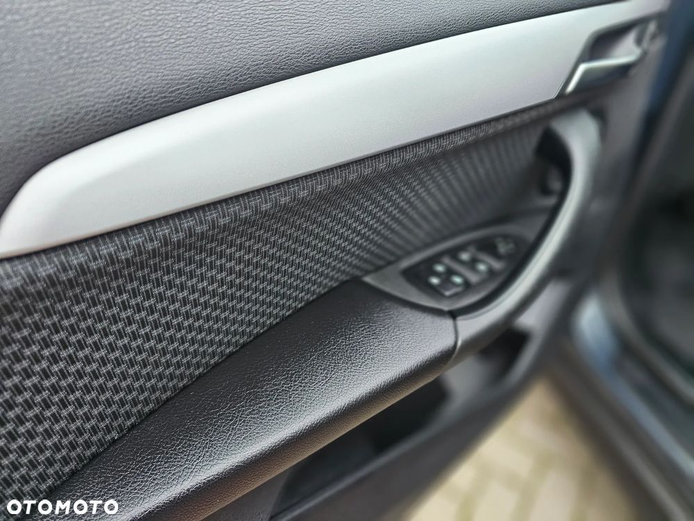 BMW X1 sDrive18d Sport Line sport - 9