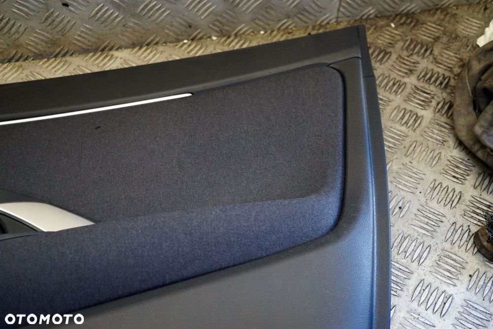 BOCZEK TAPICERKA DRZWI PRAWY PRZÓD YARIS CROSS 67610-0DP20-C3 TOYOTA 2020- - 4