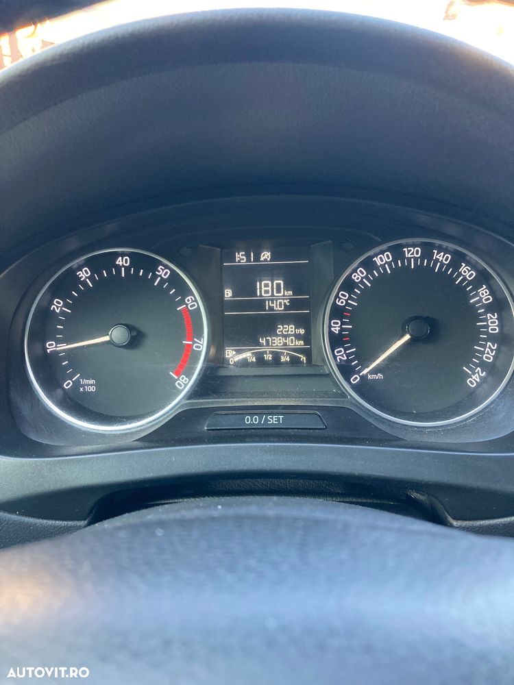 Skoda RAPID 1.2 TSI Ambition - 10