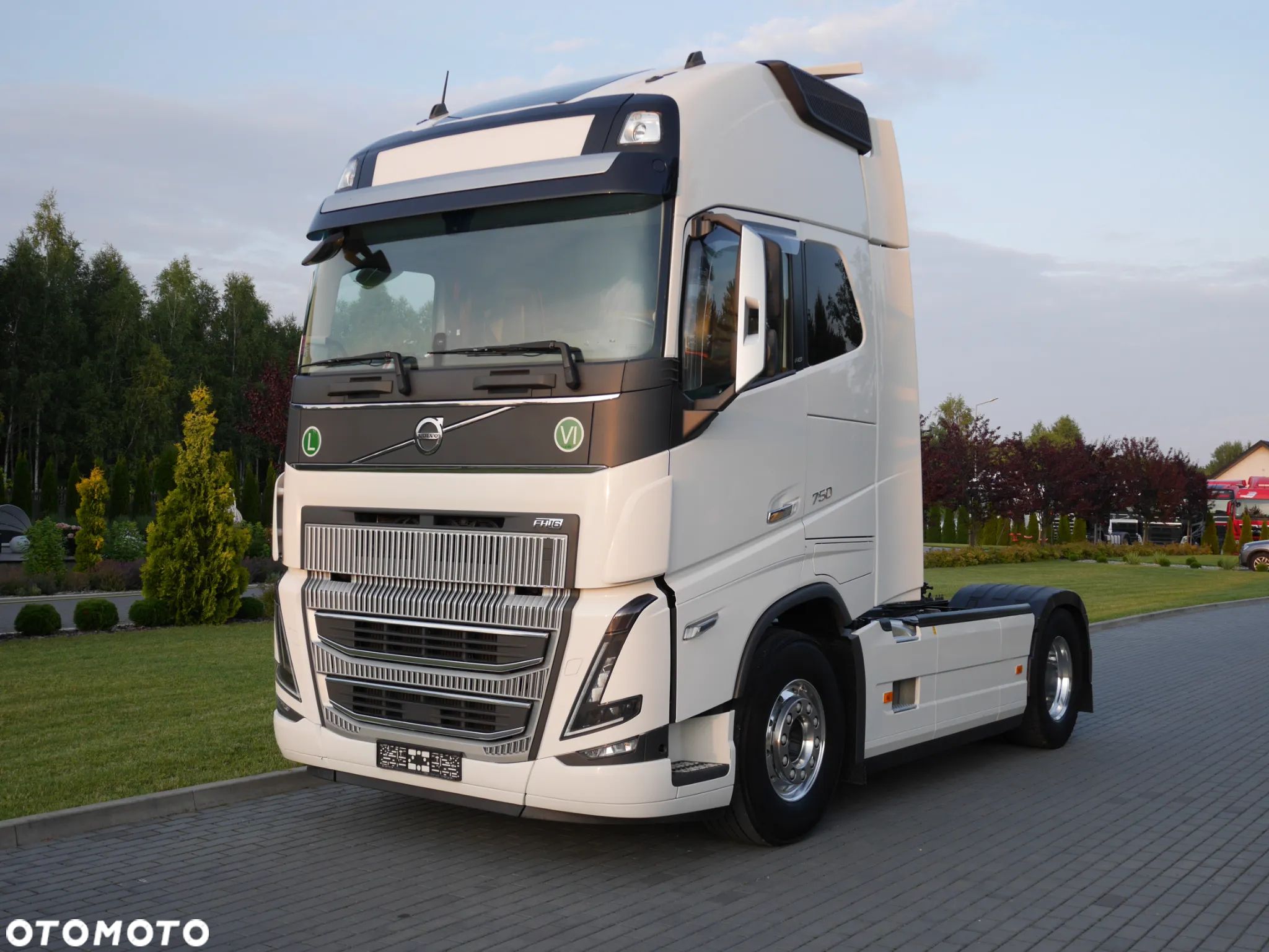 Volvo FH 16 750 KM/ XXL / FULL OPCJA/ STANDARD/ EURO-6 - 1