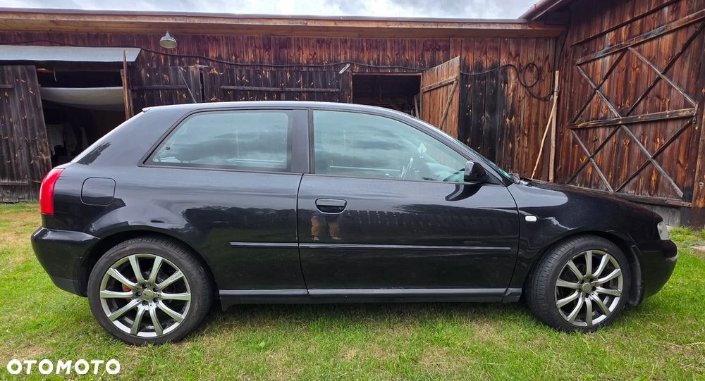 Audi A3 3-drzwiowe 1.6 FSI Ambition - 1