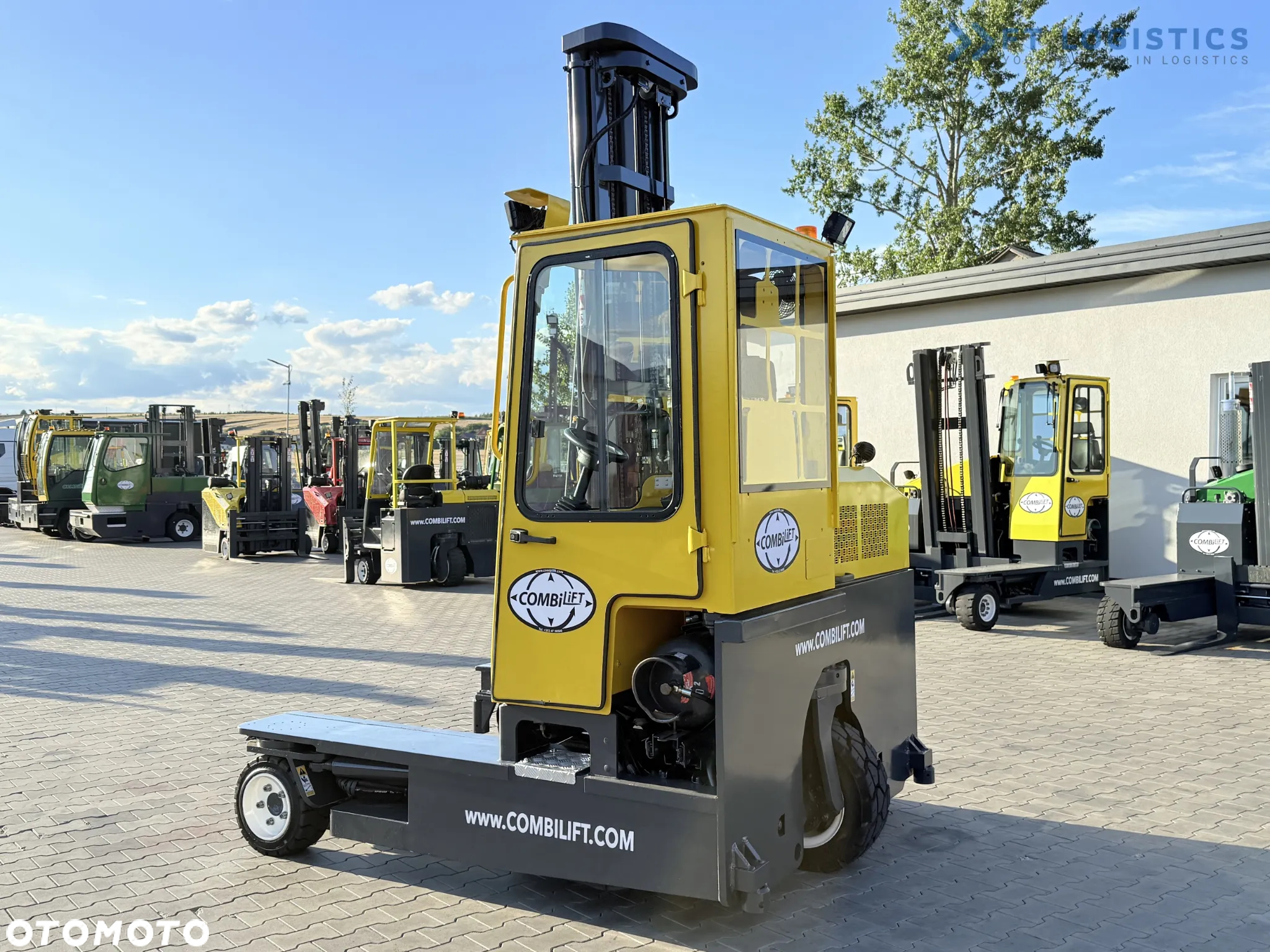 Combilift C3000 / GAS / TRIPLEX- 7500MM / PRZESUW WIDEŁ / POZYCJONER / WOLNY SKOK / PEŁNA OGRZEWANA KABINA / JEDYNIE 7868H / STAN - JAK NOWY! - 10