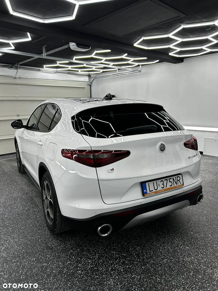 Alfa Romeo Stelvio 2.0 Turbo Executive Q4 - 4