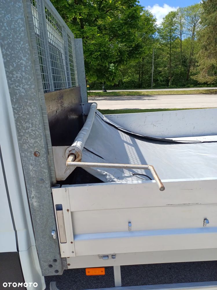 Mercedes-Benz Sprinter - 13