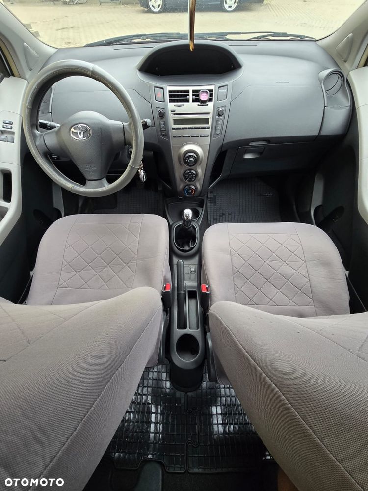 Toyota Yaris 1.0 Active - 11