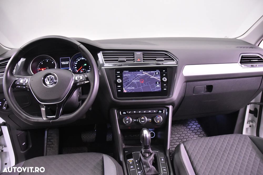 Volkswagen Tiguan - 9