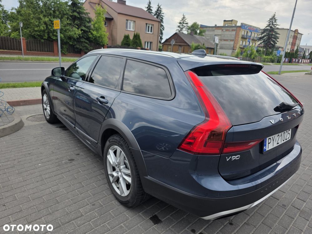Volvo V90 Cross Country - 4