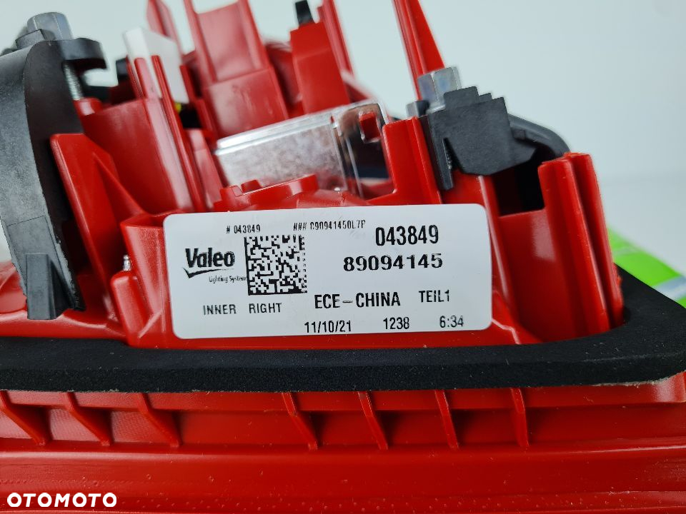 AUDI A6 C6 LIFT FL 08-11 KOMBI LAMPA TYLNA TYŁ W KLAPĘ PRAWA LEDOWA NOWA VALEO ORI - 2