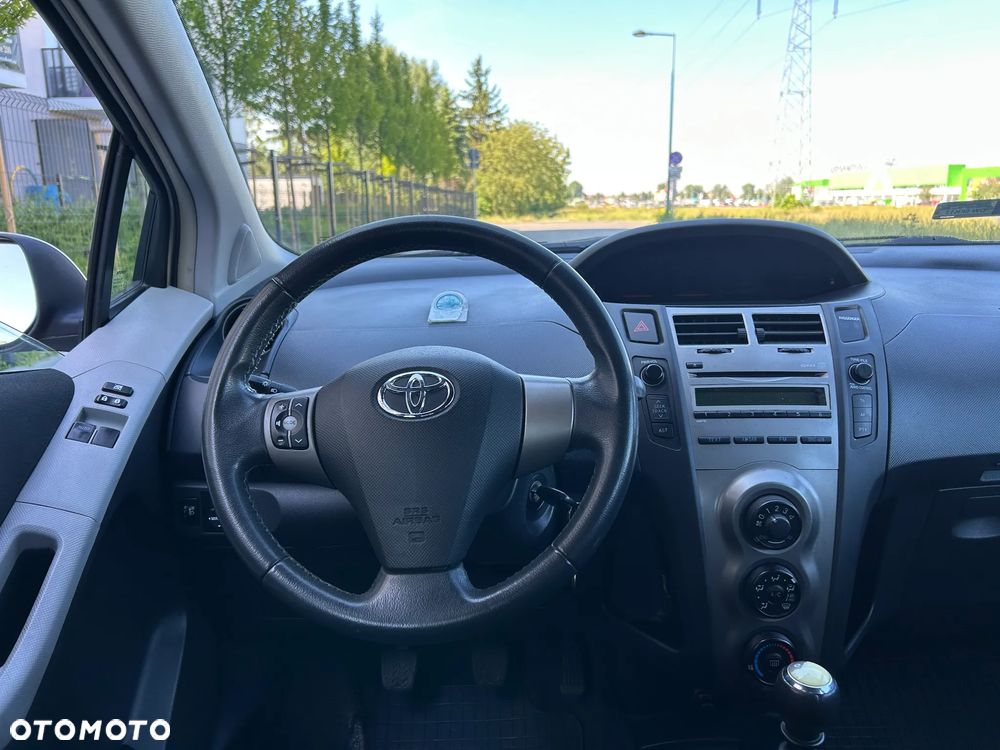 Toyota Yaris 1.33 Sol - 14