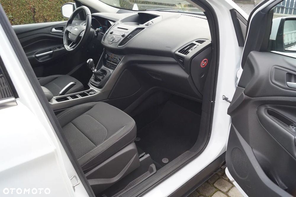 Ford Kuga 1.5 EcoBoost 2x4 Cool & Connect - 23