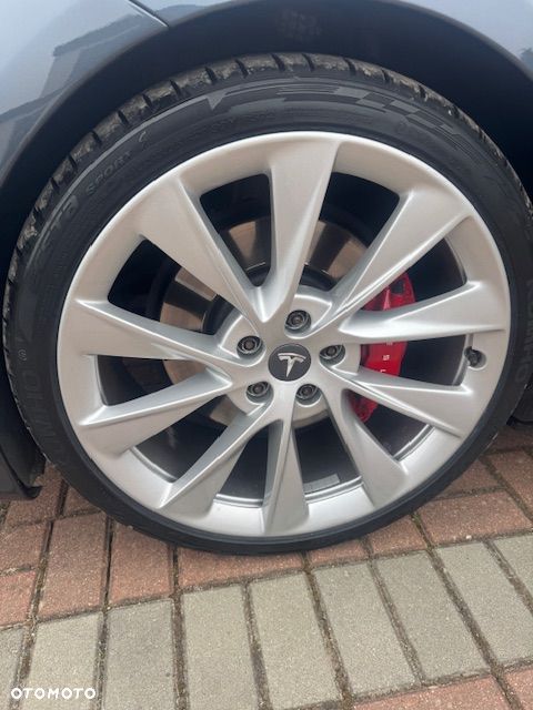 Tesla Model S Performance - 12