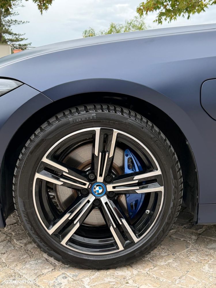 BMW 330 - 12