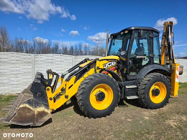 JCB