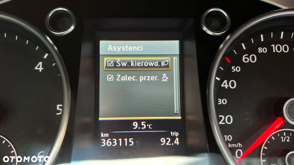 Volkswagen Passat 2.0 TDI Highline DSG - 30