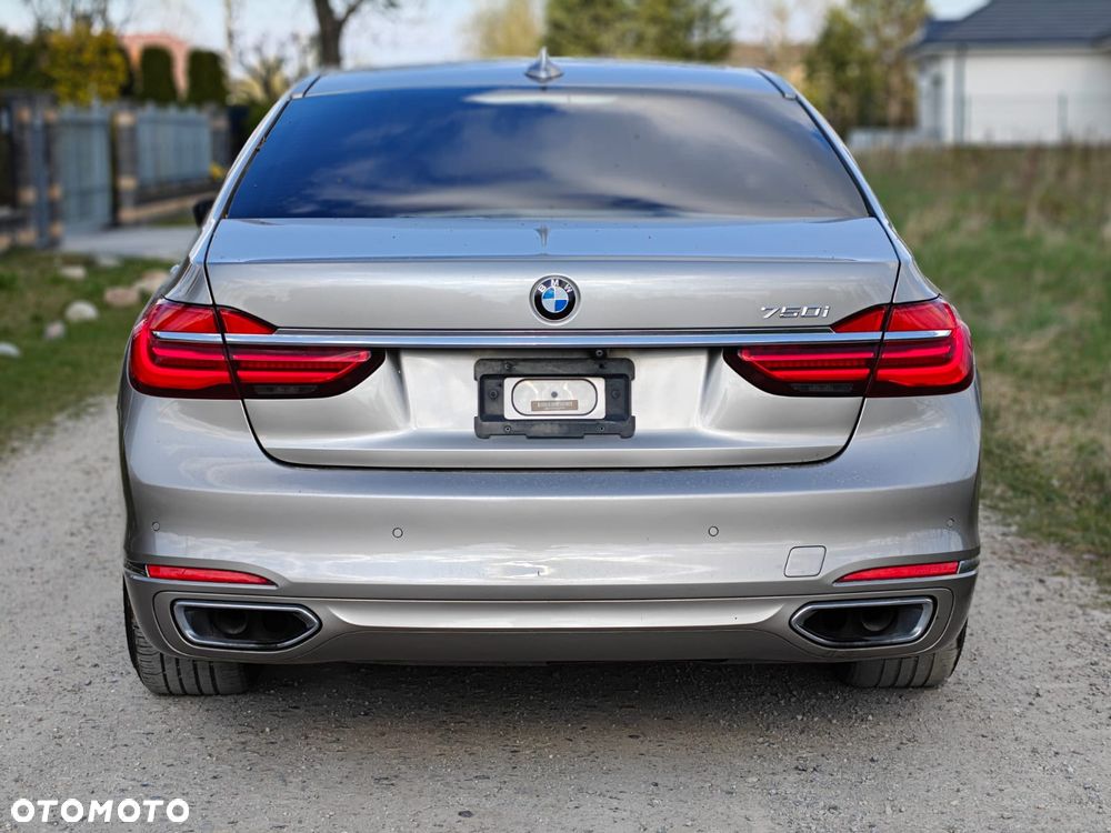 BMW Seria 7 750Li Edition Exclusive - 19