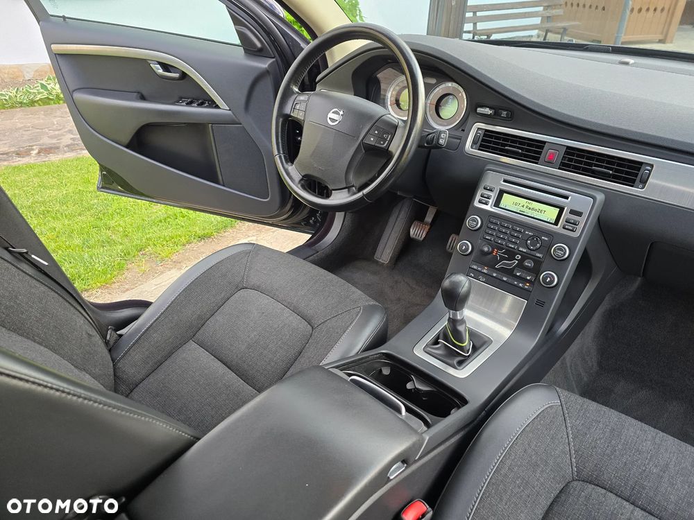 Volvo XC 70 D5 AWD Kinetic - 16