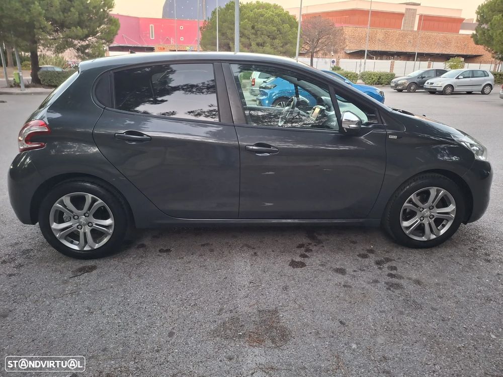 Peugeot 208 1.2 VTi SE Style - 7