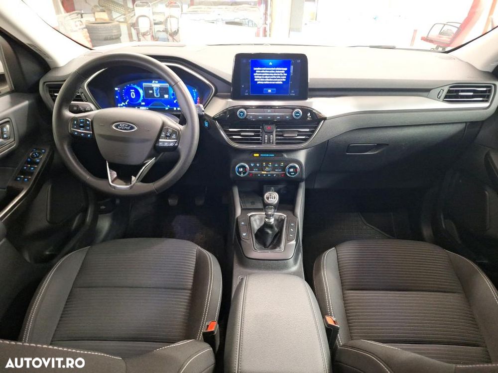 Ford Kuga 1.6 EcoBoost 2x4 Titanium - 4