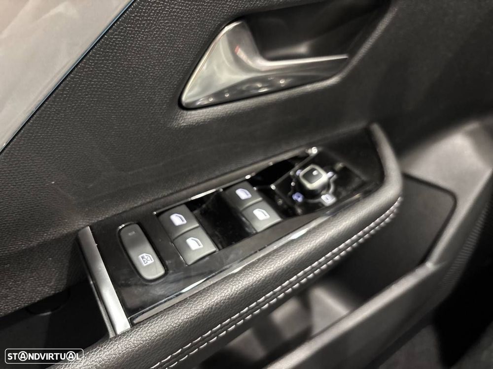 Opel Astra 1.2 T Hybrid GS eDCT - 21