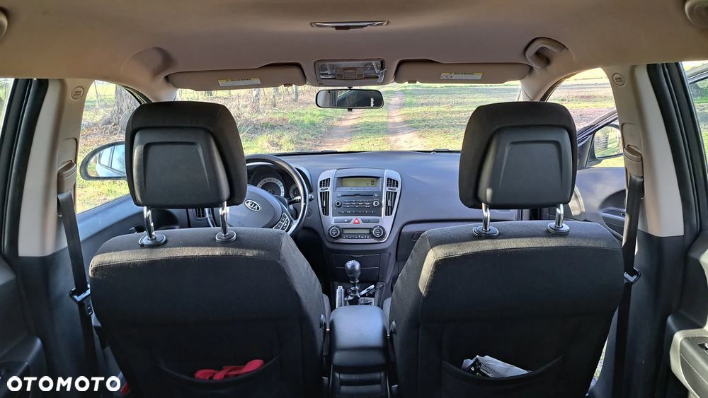Kia Ceed 1.6 CRDi 115 Dream-Team Edition - 7