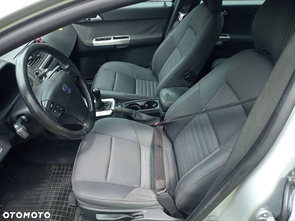 Volvo S40 1.8 - 11