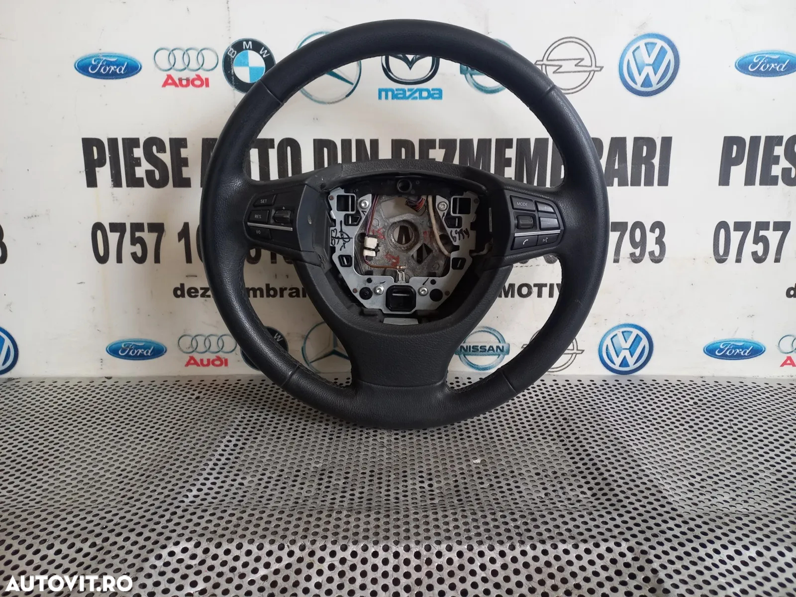 Volan Din Piele Cu Comenzi Bmw F10 F11 F07 F01 F02 F03 In 3 Spite Stare Foarte Buna Cod - 3