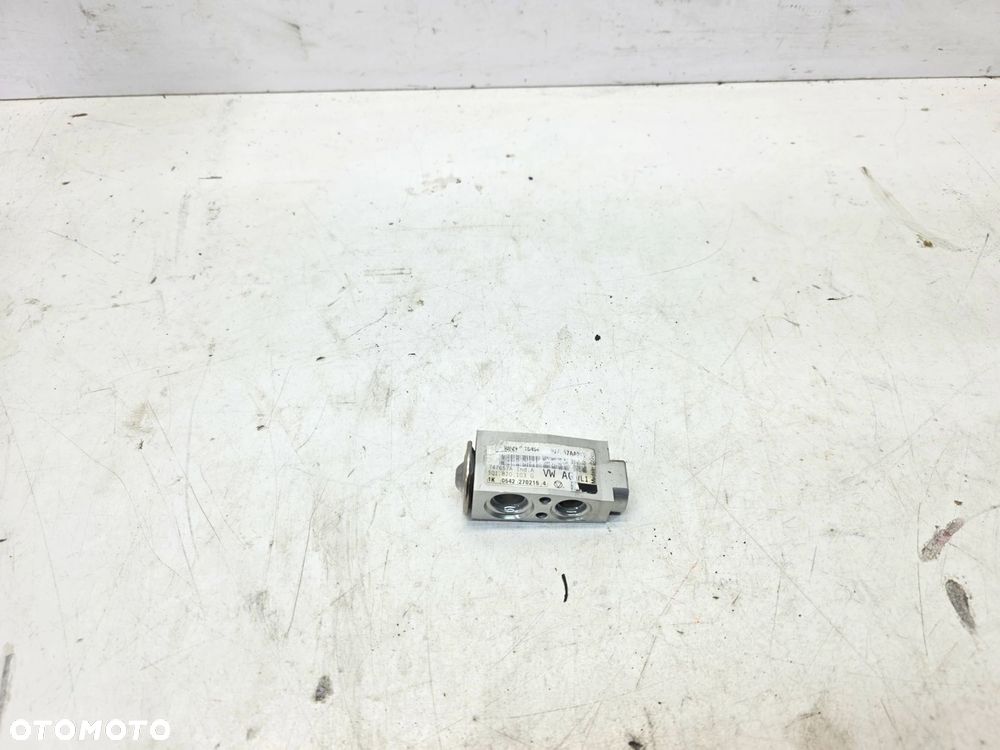 ZAWÓR ROZPRĘŻNY KLIMATYZACJI AUDI A3 8V 5Q1820103G - 1