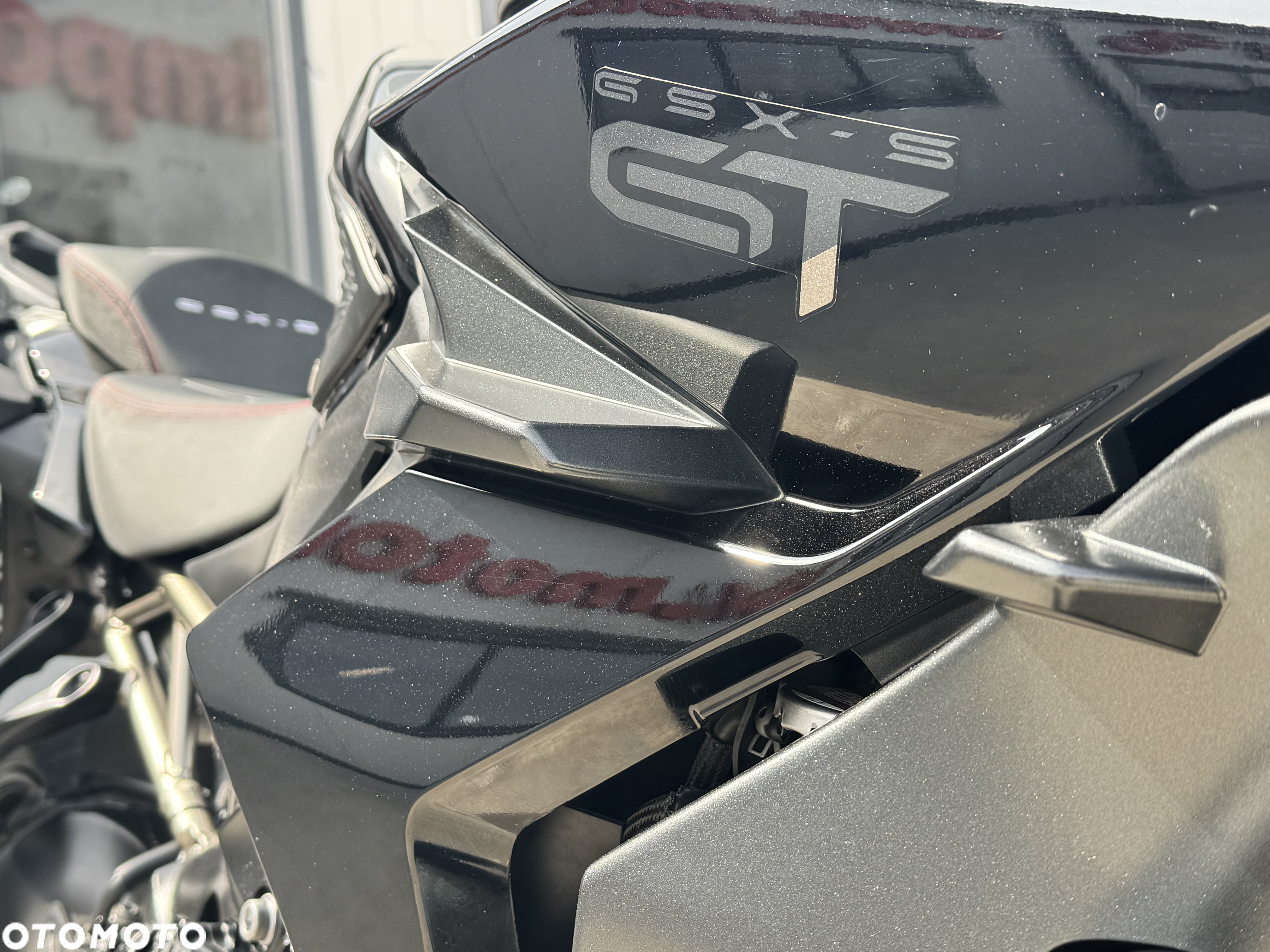 Suzuki GSX - 7