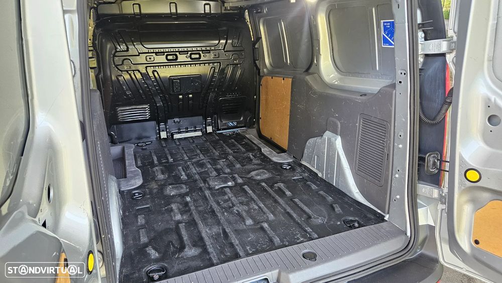 Ford Transit Connect Automática 3Lugares - 33