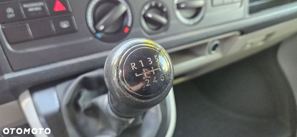 Volkswagen Transporter - 13