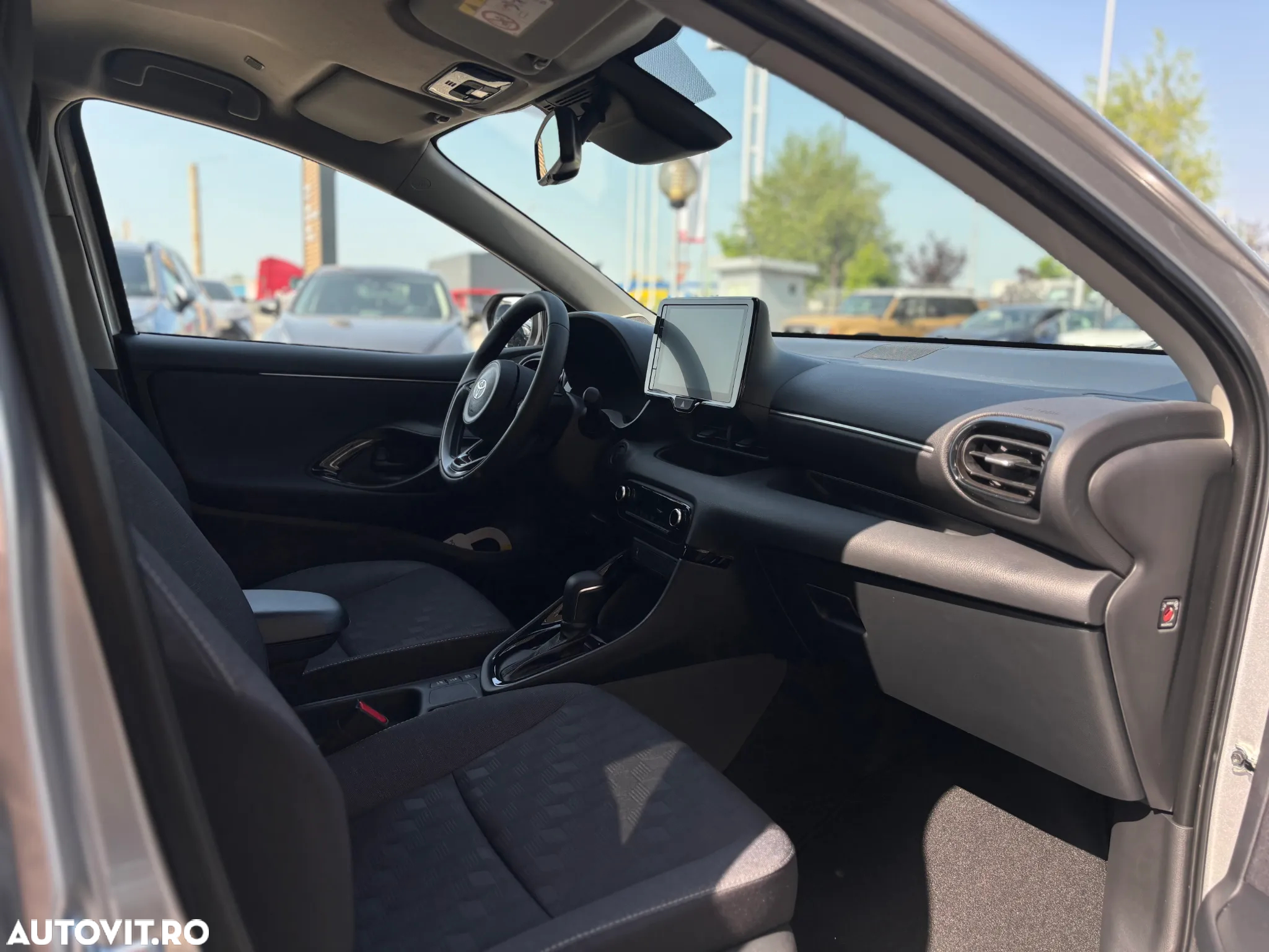 Toyota Yaris 1.5 VVT-i HSD Dynamic - 11