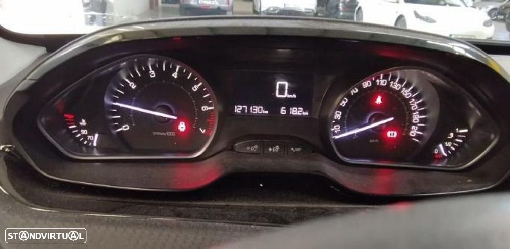 Peugeot 2008 1.2 PureTech Style - 5
