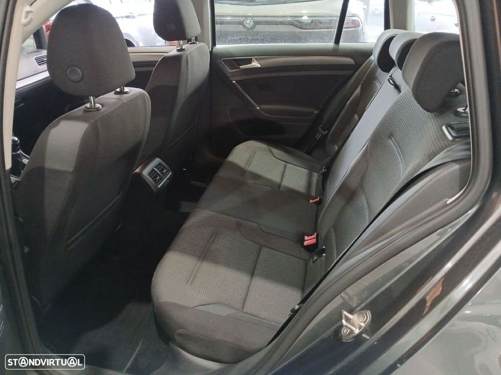 VW Golf Variant 1.6 TDi Confortline - 33