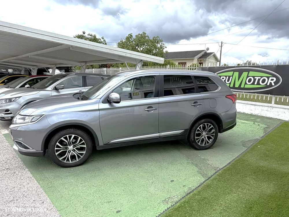 Mitsubishi Outlander 2.2 DI-D Instyle Navi - 4