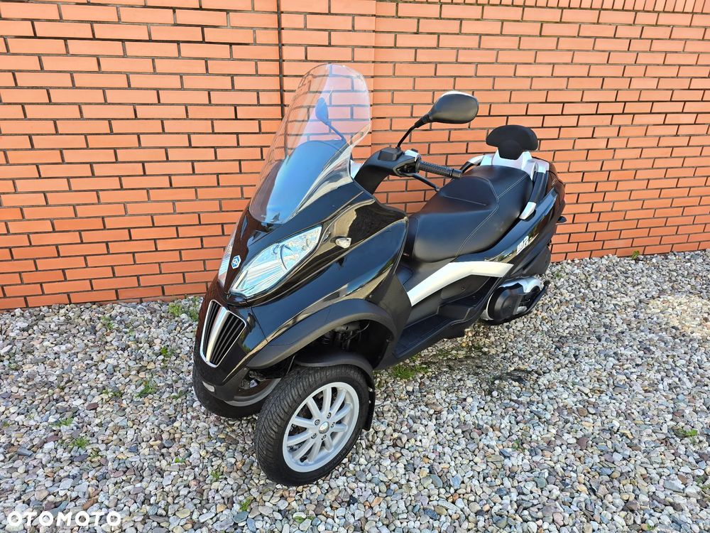 Piaggio MP-3 - 5