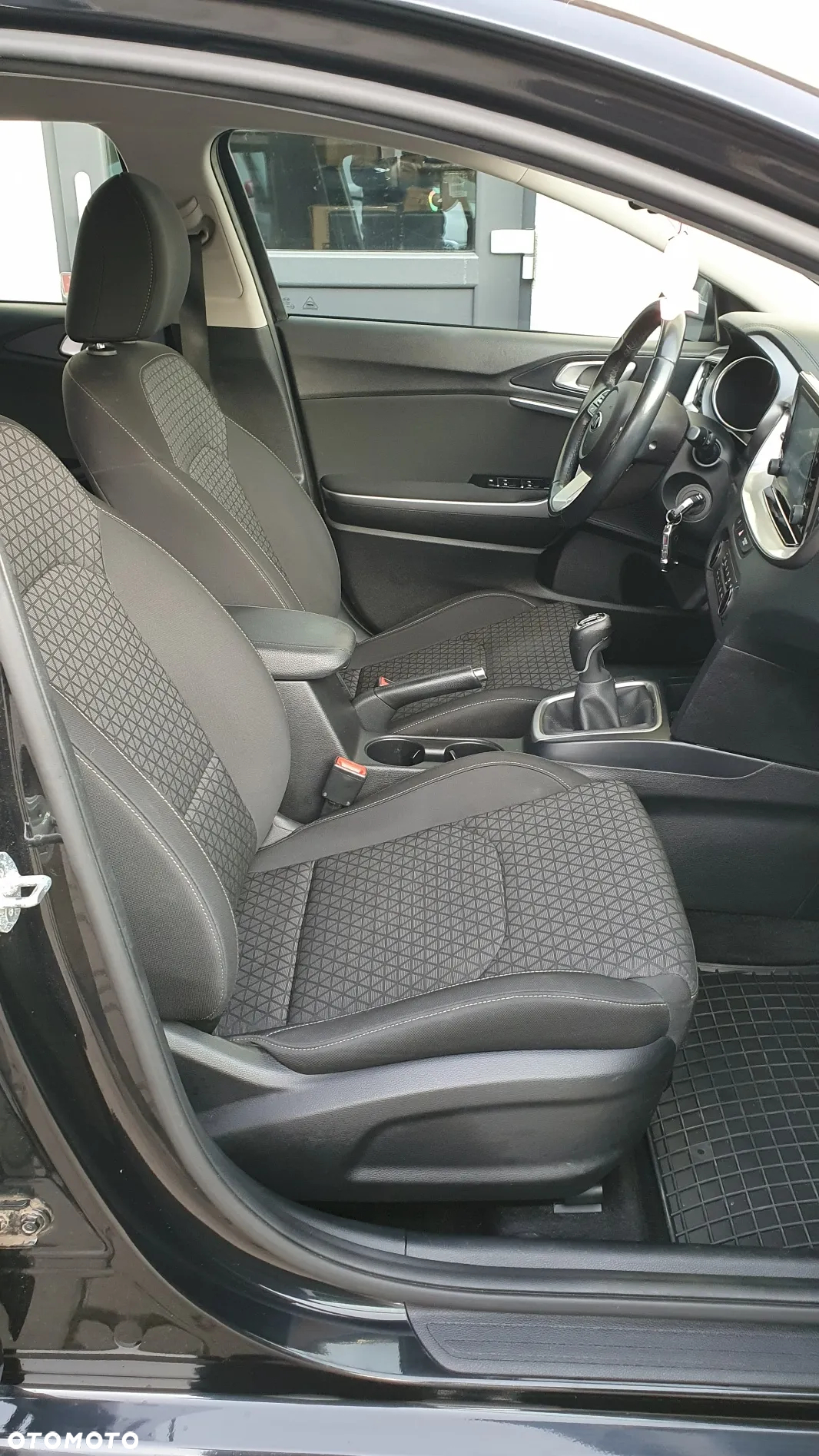 Kia Ceed 1.6 CRDi SCR M - 21