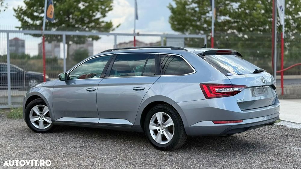Skoda Superb 2.0 TDI DSG Style - 9