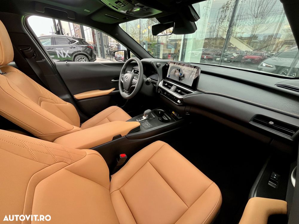 Lexus UX 300h F SPORT Design - 12