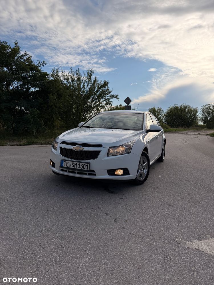 Chevrolet Cruze 1.6 LS - 8