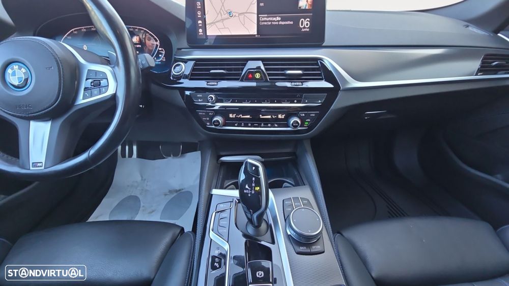 BMW 530 e Pack Desportivo M - 13