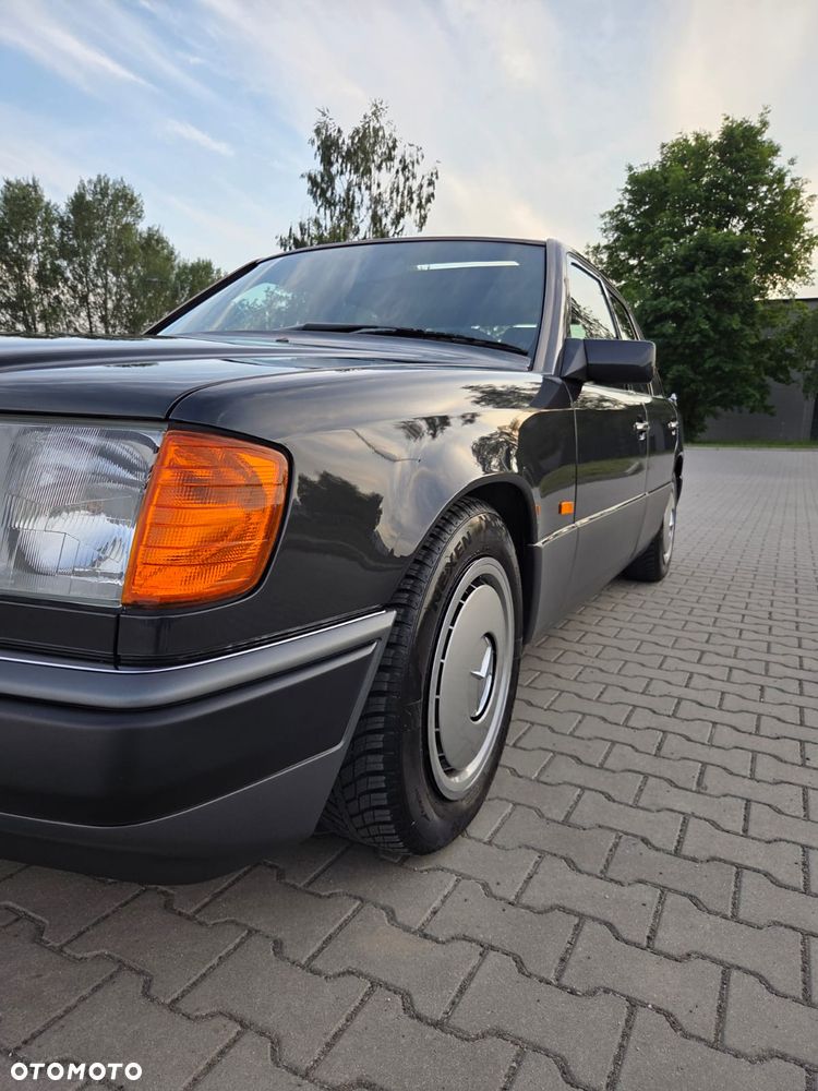 Mercedes-Benz W124 (1984-1993) ver-260-se - 4