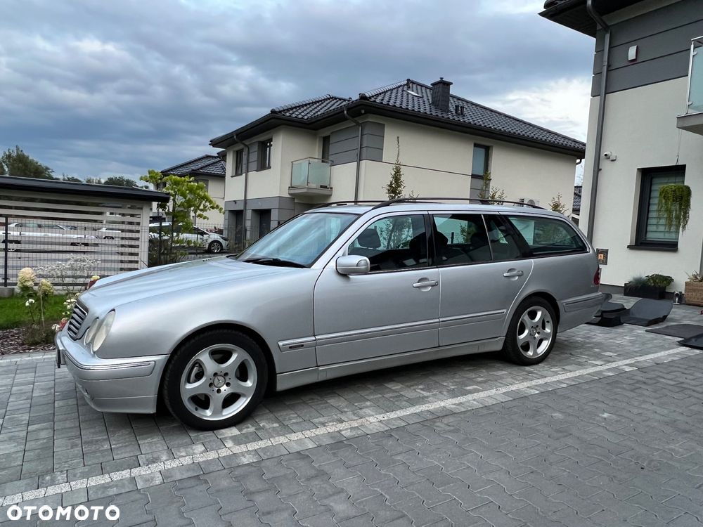 Mercedes-Benz Klasa E - 9