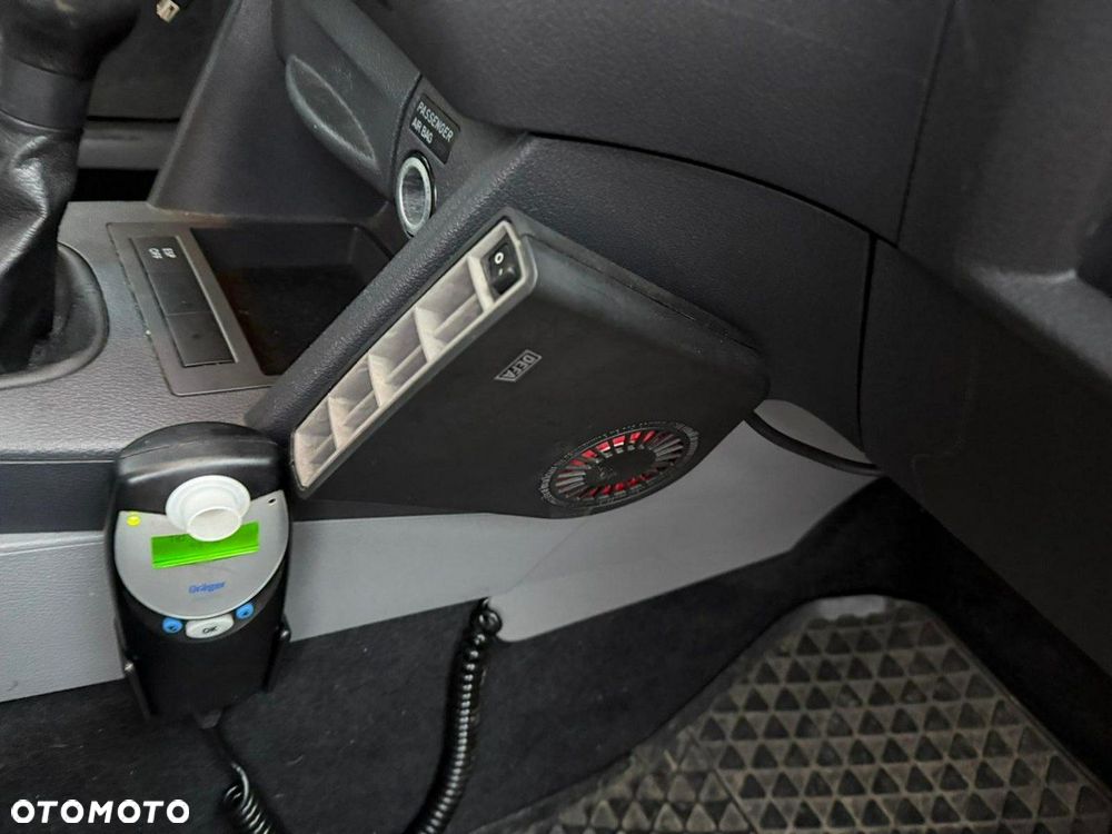 Volkswagen Caddy - 24