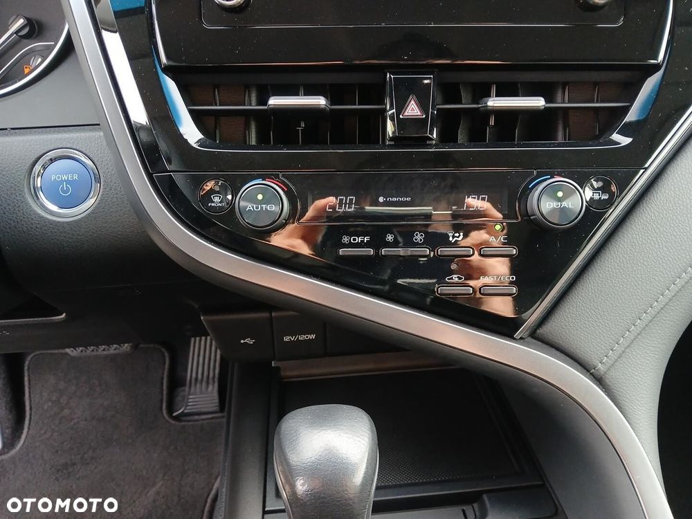 Toyota Camry 2.5 Hybrid Comfort CVT - 33