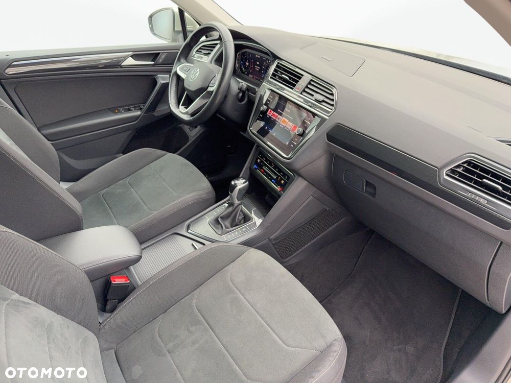 Volkswagen Tiguan - 12