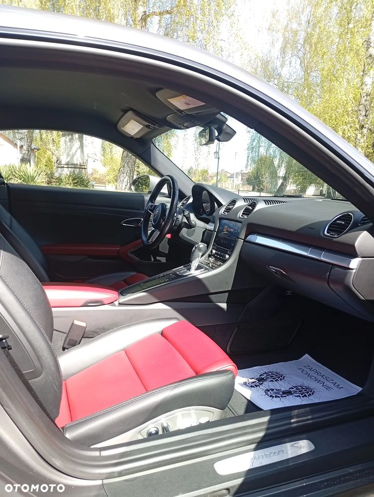 Porsche 718 Cayman - 11