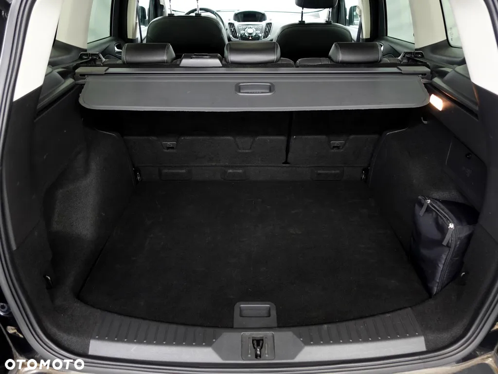 Ford Kuga 2.0 TDCi AWD Titanium - 39