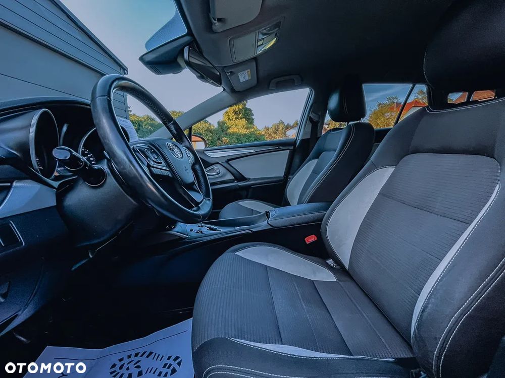 Toyota Avensis 1.8 Premium MS - 29